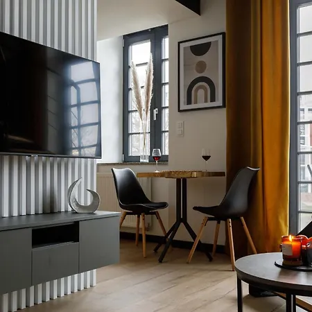Golden - Stylish Loft - Great Location &jana Pawla33 Apartment *